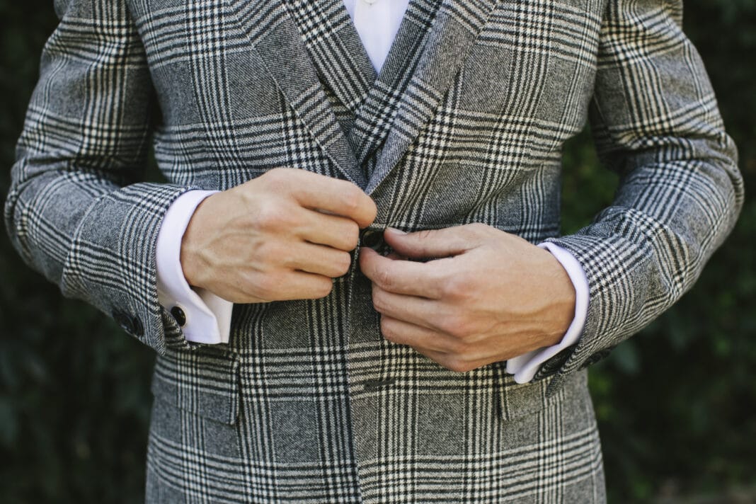 Nowoczesna-meska-elegancja-–-jak-laczyc-klasyke-z-casualem Nowoczesna męska elegancja – jak łączyć klasykę z casualem?